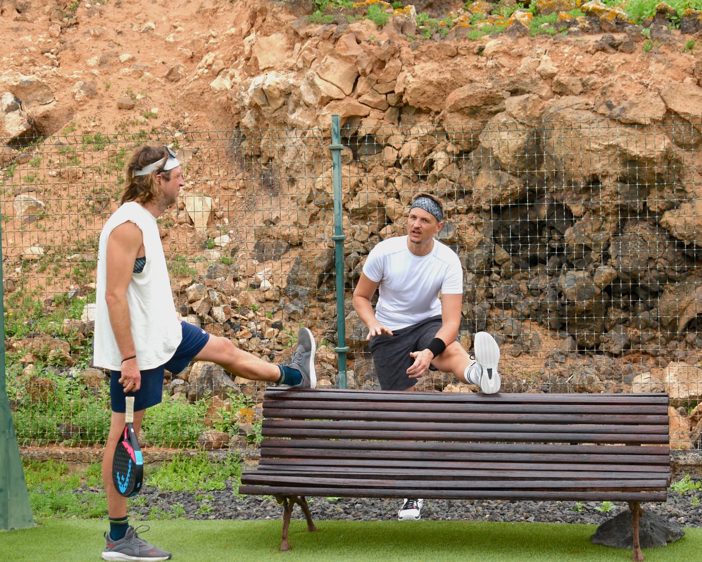 Stretching nach dem Training am Platz