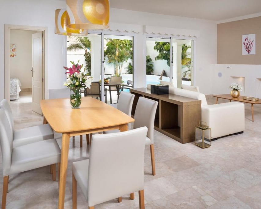 Offener Wohn- und Essbereich der Villa Premium
